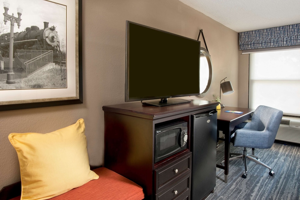 Standard room with king bed