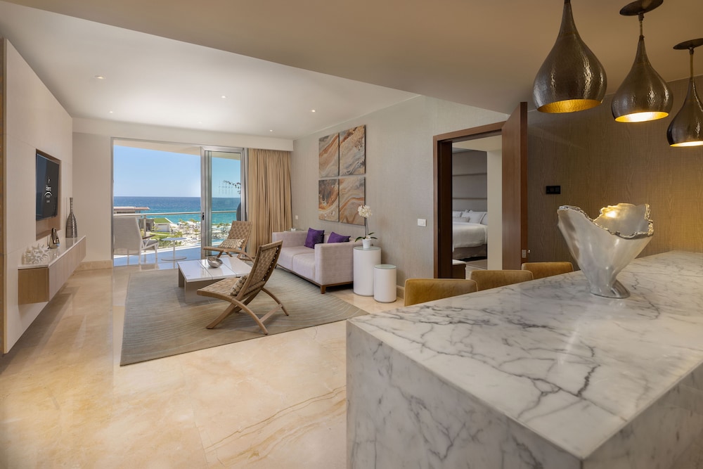 Royale Deluxe - Book 4 nights, Get 2 Free nights at Punta Cana