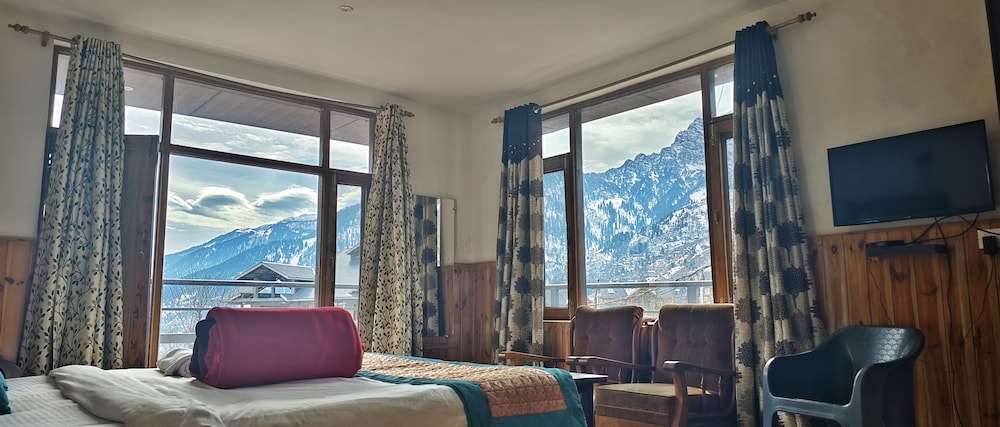 Deluxe Double Room, Balcony, Mountain View