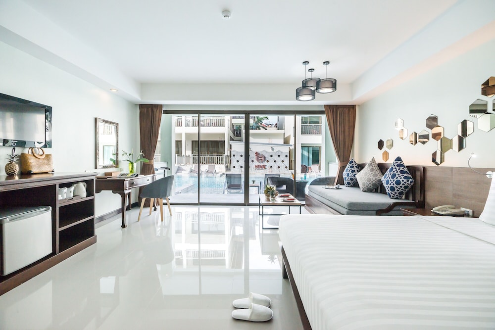 Deluxe Room, Pool Access - Photo 2