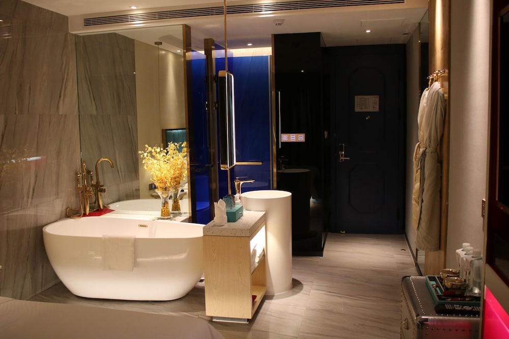 Superior King Room (Premier) photo 3