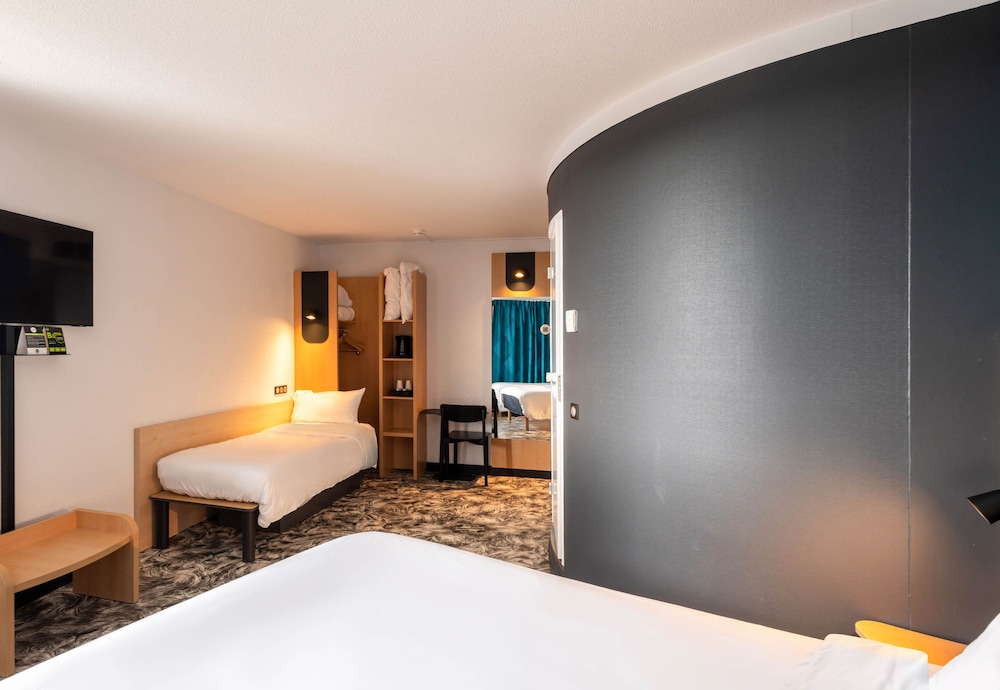 Quadruple Room, Non Smoking - Photo 5