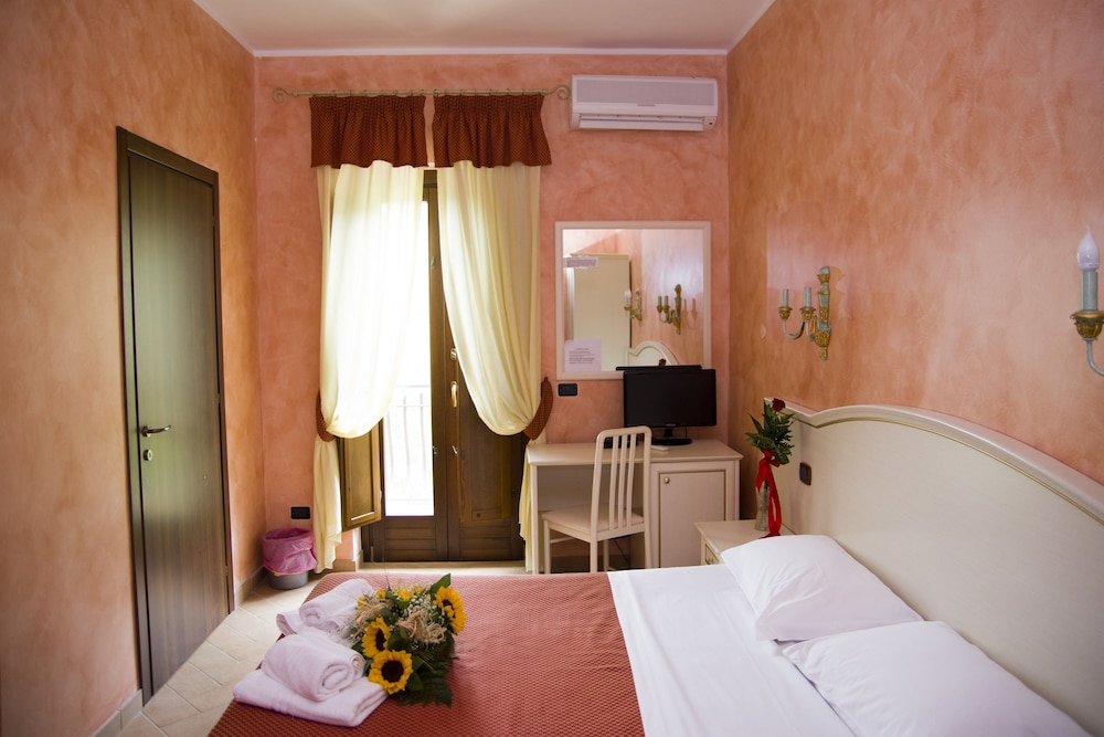 Superior Quadruple Room, Balcony photo 1