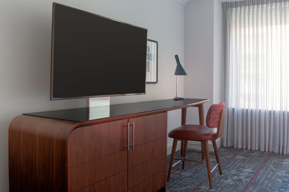 Classic Room, 2 Queen Beds - Photo 4