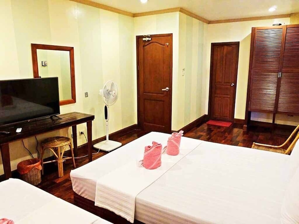 Family Suite (City View) photo 2