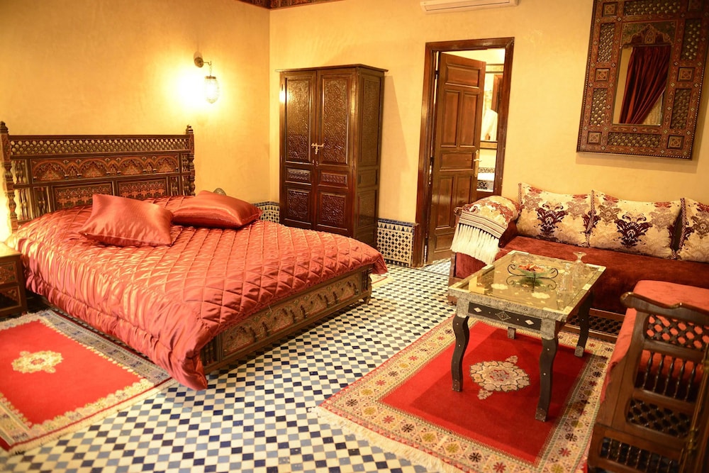 Deluxe Room - Photo 4