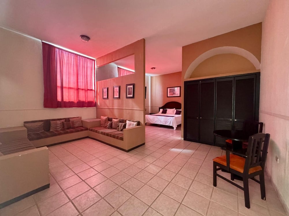 Studio Suite photo 1
