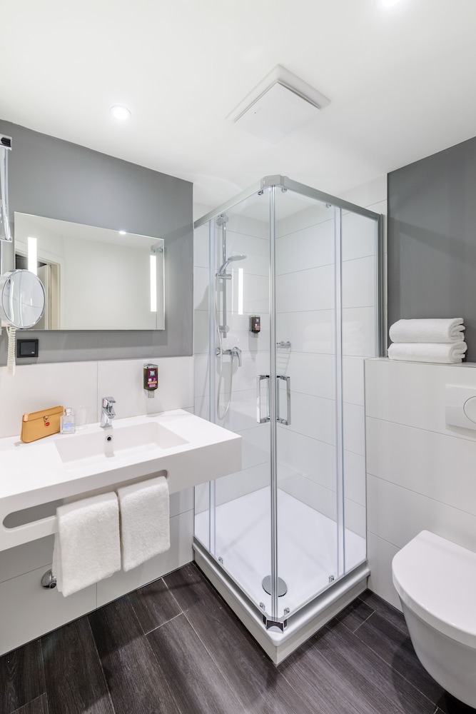 Standard Suite, Multiple Beds - Photo 4