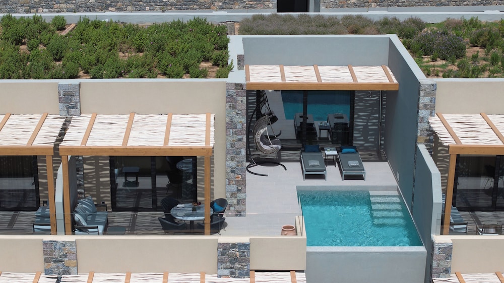 Executive Suite with Private Pool - Sea View - Photo 13