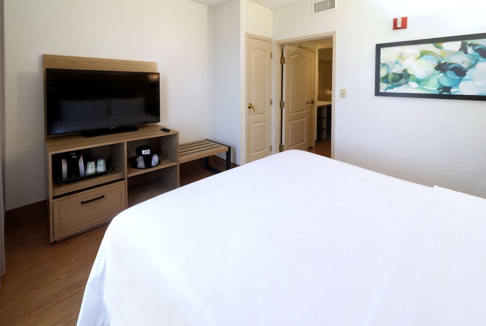 Suite, Multiple Beds, Non Smoking - Photo 3