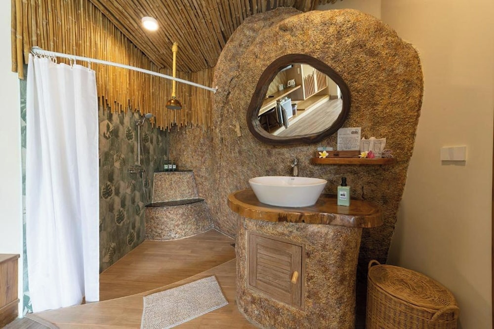 3 Bedroom Villa with Private Swimming Pool - Photo 25