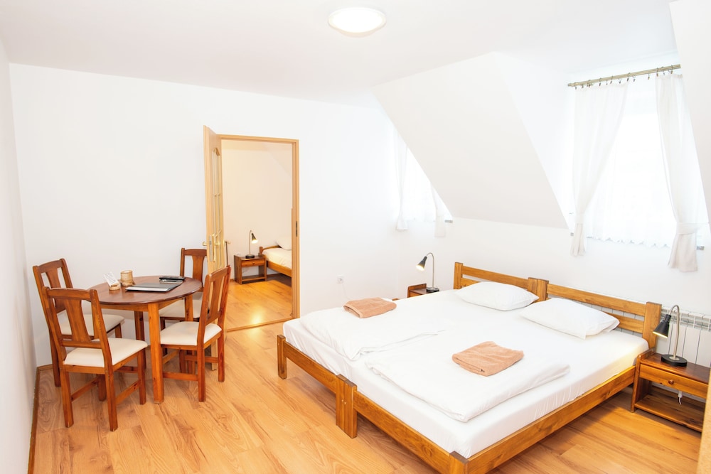 Basic Quadruple Room, Non Smoking