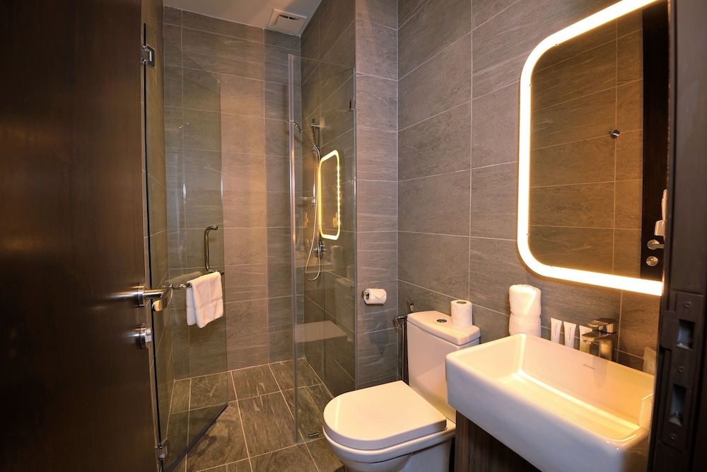 Suite, 3 Bedrooms (The Residence) - Photo 3