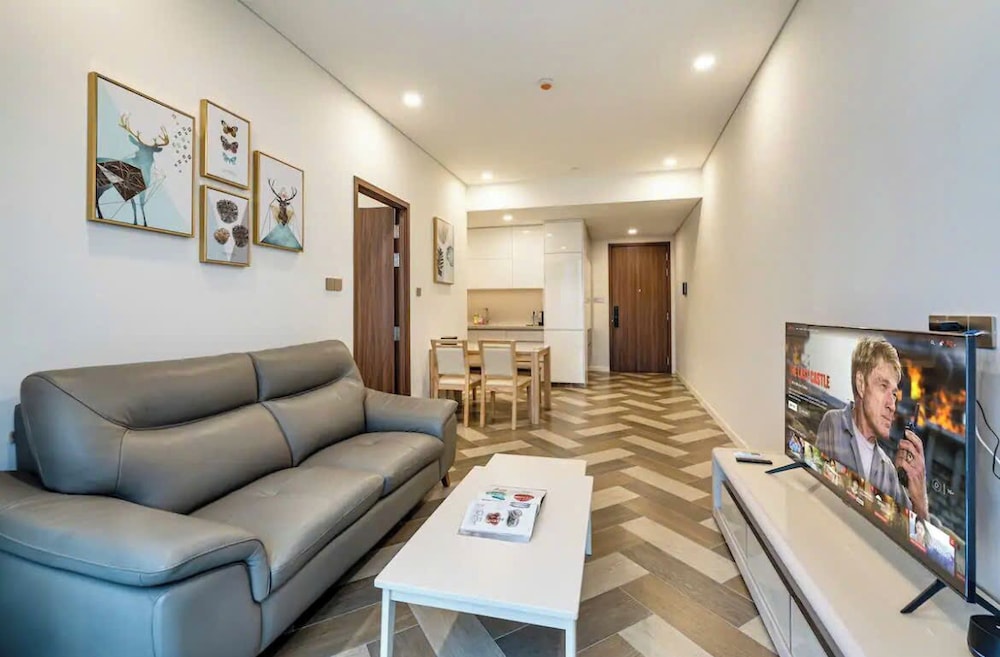 Deluxe Apartment, 1 Queen Bed with Sofa bed, City View