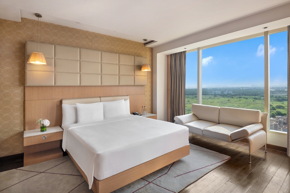 Standard Room, 1 King Bed photo 2