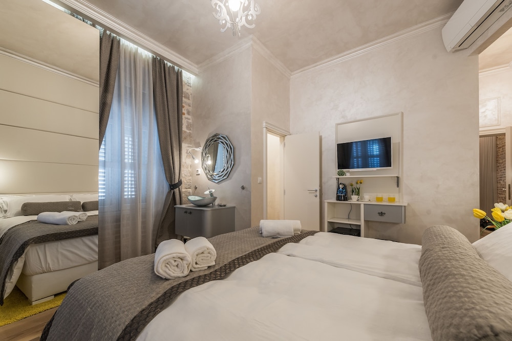 Design Double or Twin Room, 1 Bedroom, City View(Room 12)