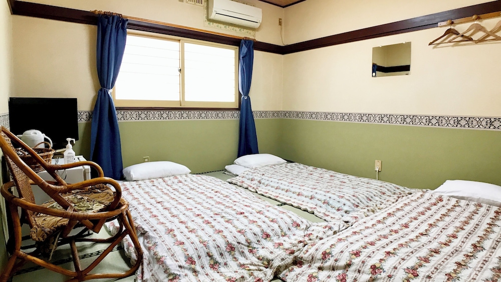 Japanese-Style Triple Room with Shared Bathroom - Non-Smoking photo 3