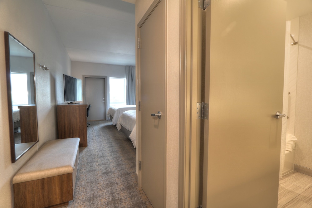 Premium Room, 2 Queen Beds, Balcony (Parkway View) - Photo 2