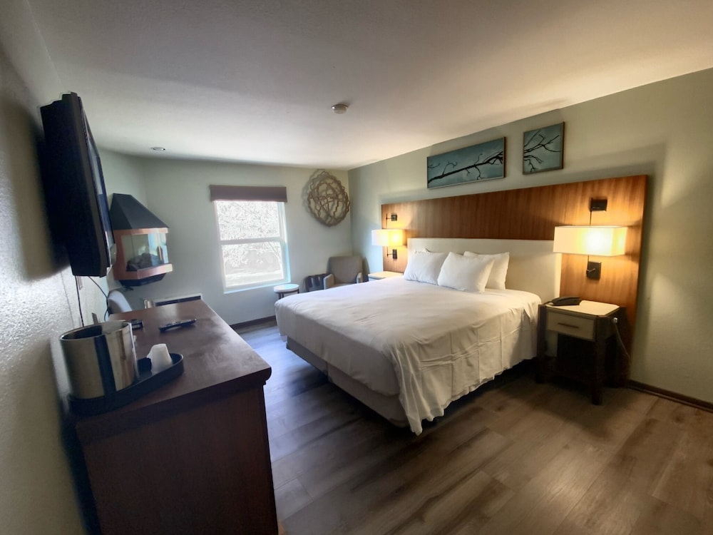 Standard Room, 1 King Bed - Photo 1