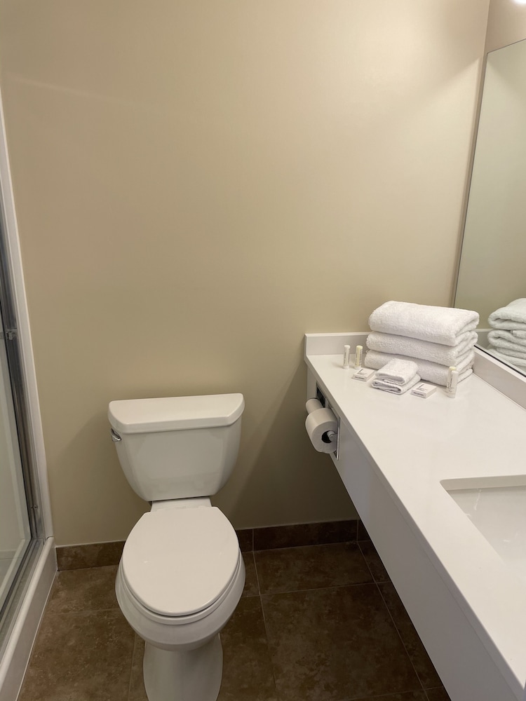 Standard Room, 2 Double Beds, Ocean View photo 3