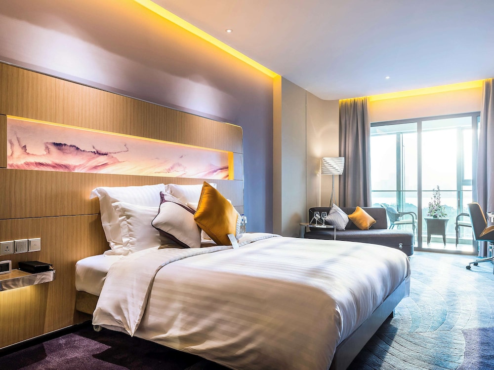 Deluxe Room, 1 King Bed
