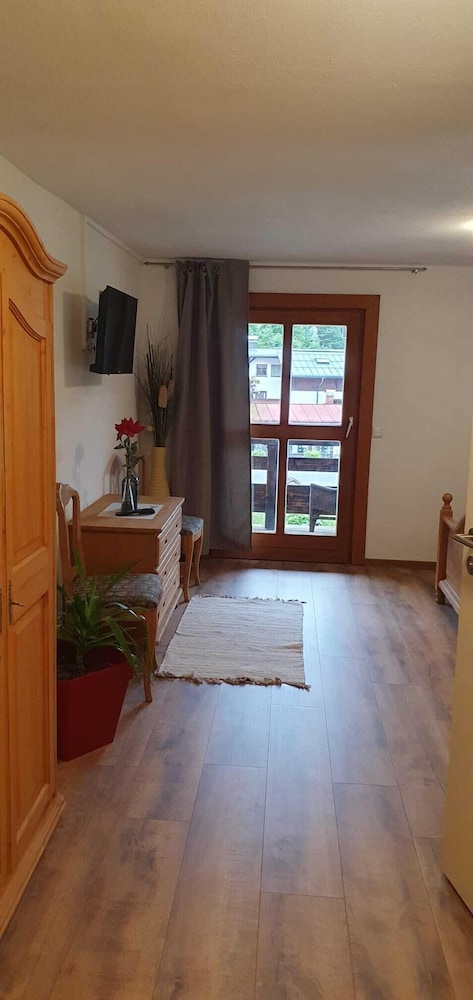 Basic Double Room, Balcony, Lake View