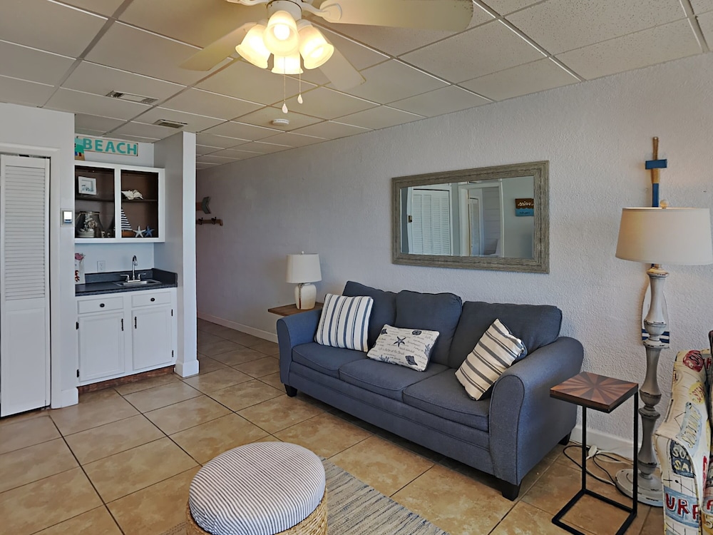Condo, Multiple Beds, Balcony, Beach View (#422 - No Pets)