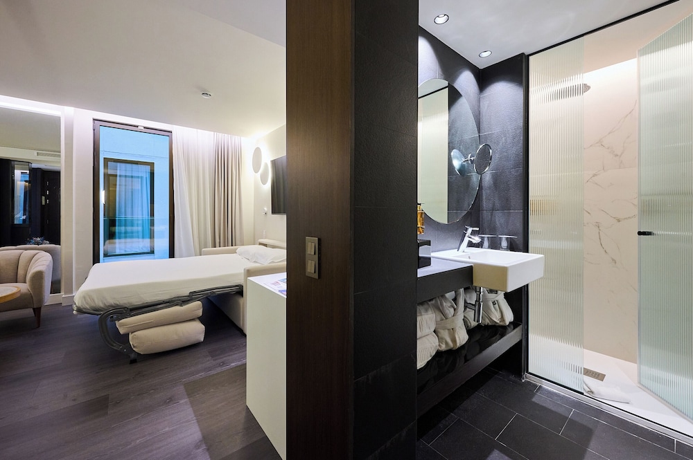 Superior Triple Room photo 3