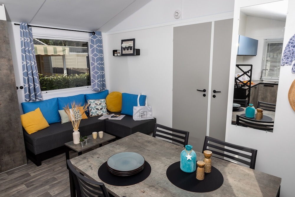 Mobile Home, 2 Bedrooms (27m²) photo 3