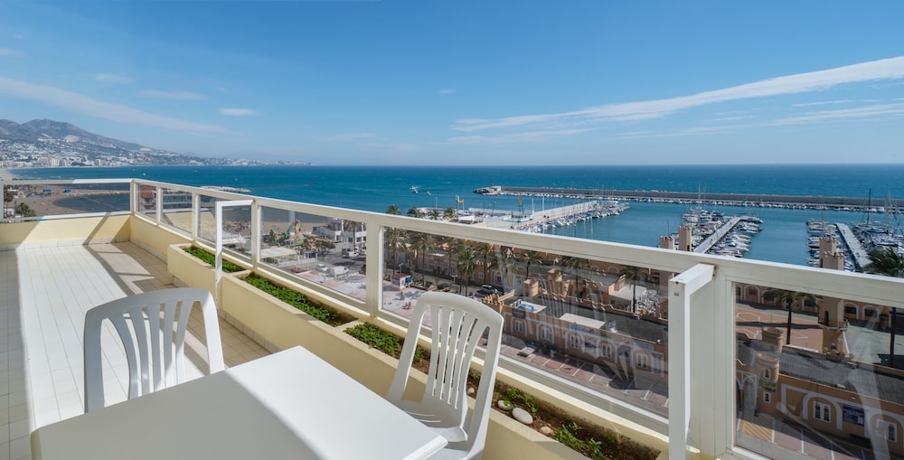 Apartamento, 2 habitaciones, terraza, vista al mar