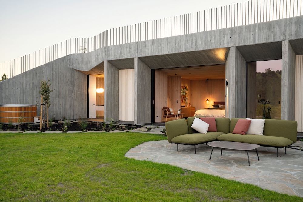 Luxury House photo 3