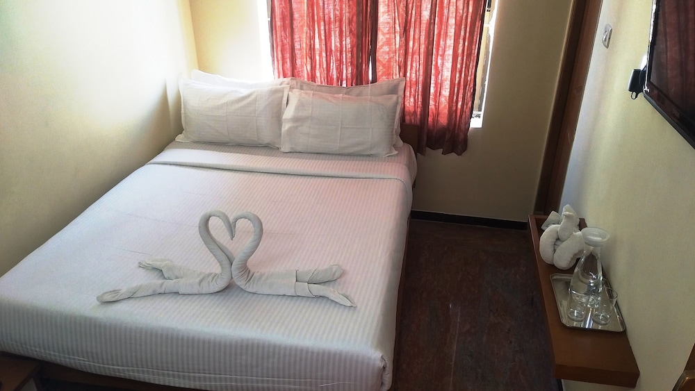 Deluxe Single Room (Ac)
