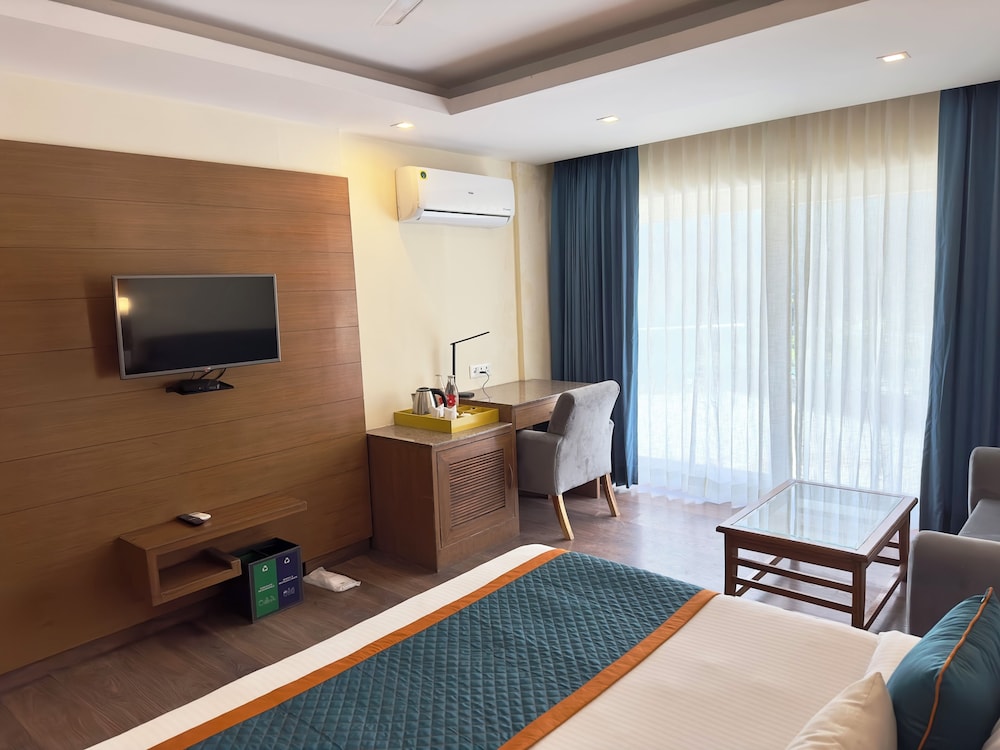 Luxe Room with Terrace - Photo 5