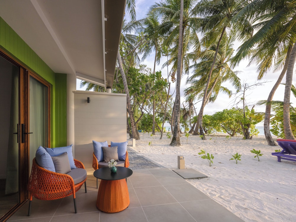 Deluxe Villa, 1 Double Bed, Private Bathroom, Beach View (Sunset Deluxe Beach Villa) photo 3