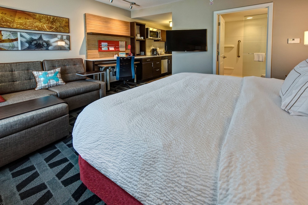 Studio, 1 King Bed with Sofa bed (Hearing Accessible) photo 1