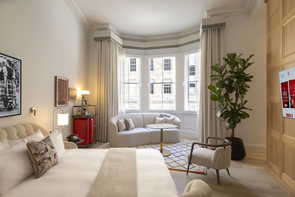 Grand Chamber Junior Suite
