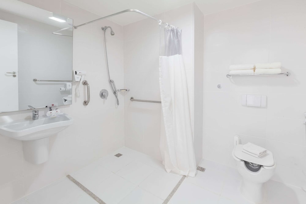Deluxe Room, Accessible photo 2