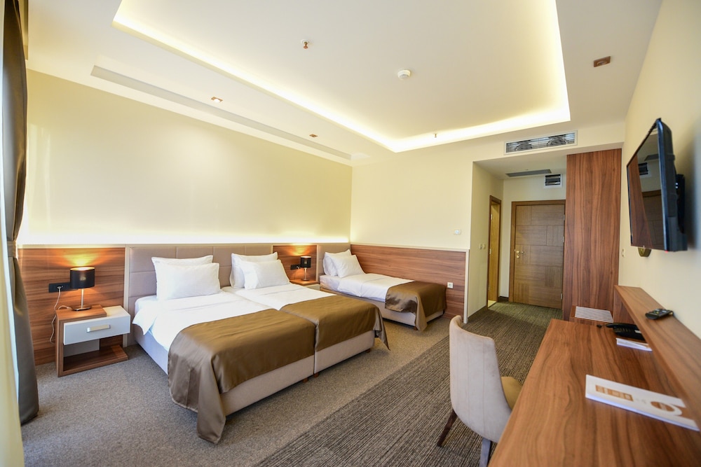 Comfort Triple Room