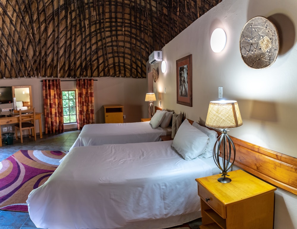 Standard Twin Room, Multiple Beds - Photo 7