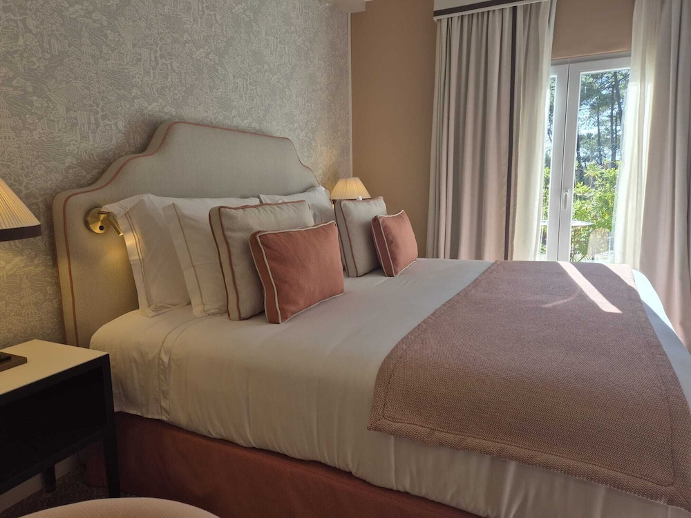 Deluxe Room, Partial Sea View and SPA access - Photo 3