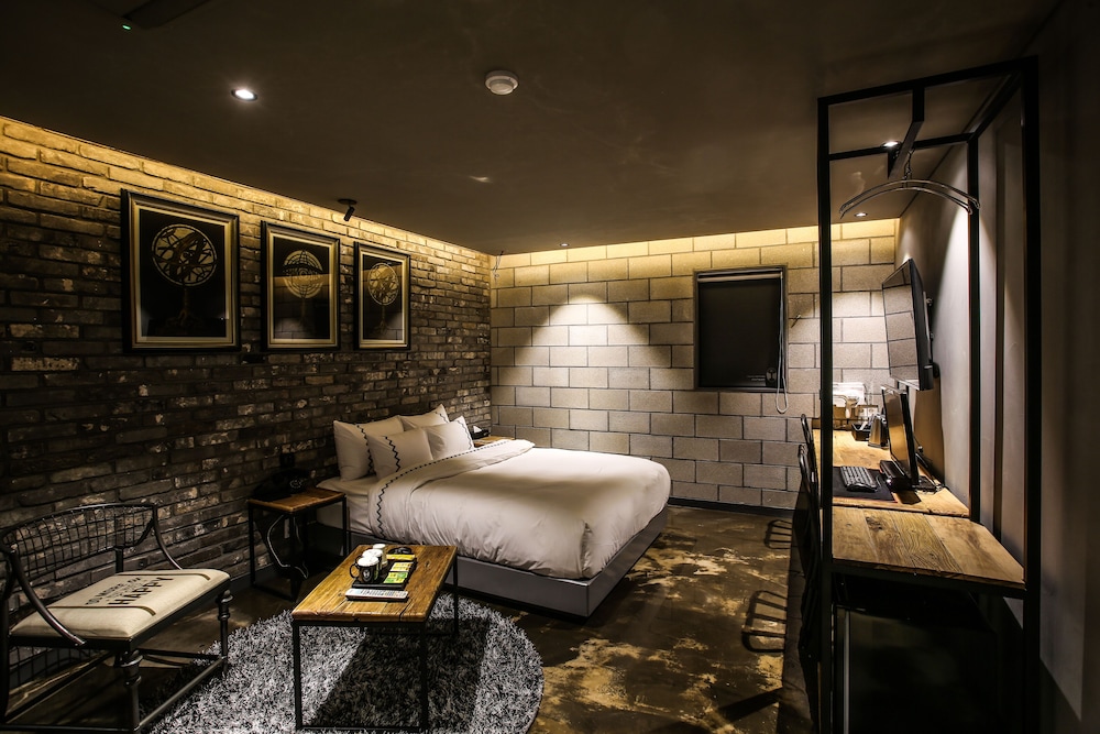 Standard Double Room - Photo 4