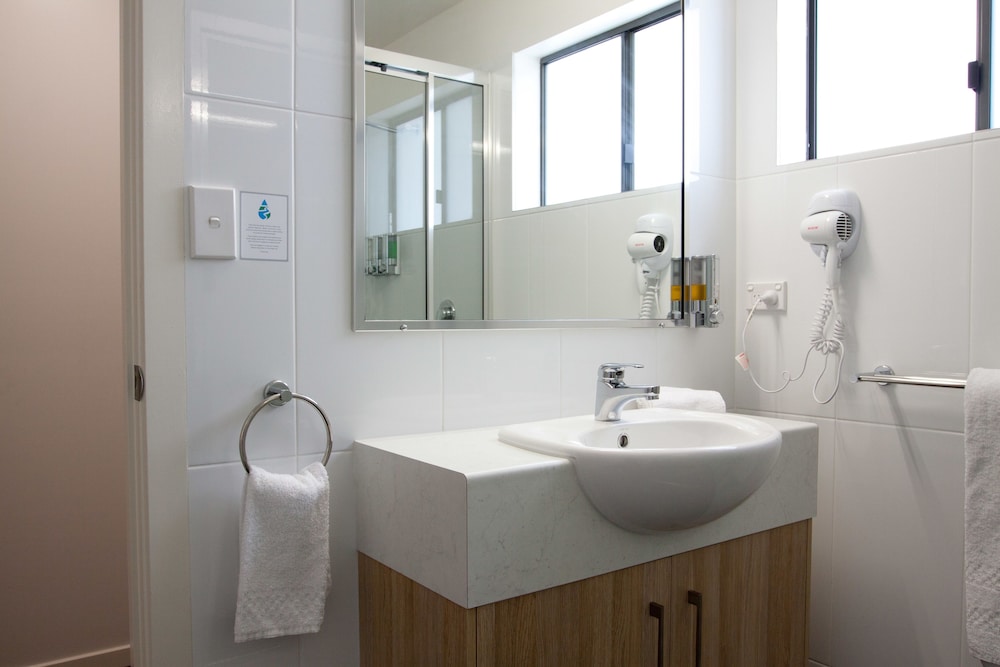 Queen Room with Kitchenette photo 3