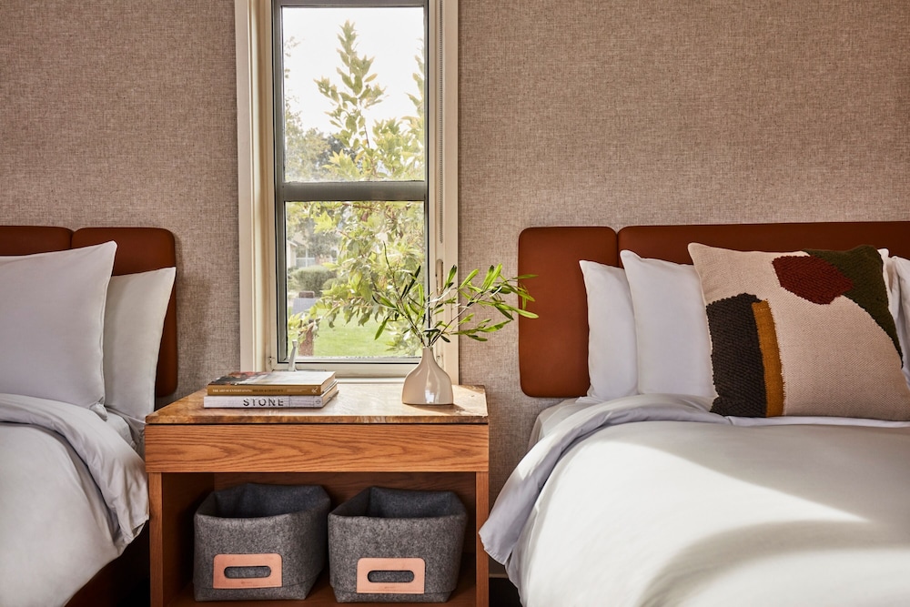 Studio, 2 Queen Beds (Valley) - Photo 4