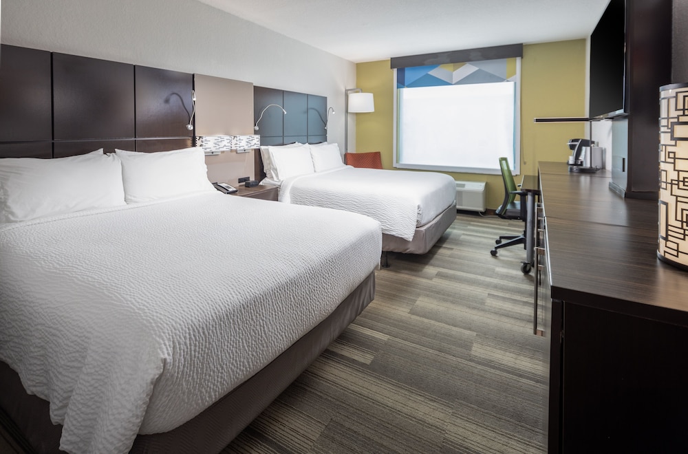 Standard Room, 2 Double Beds - Photo 4