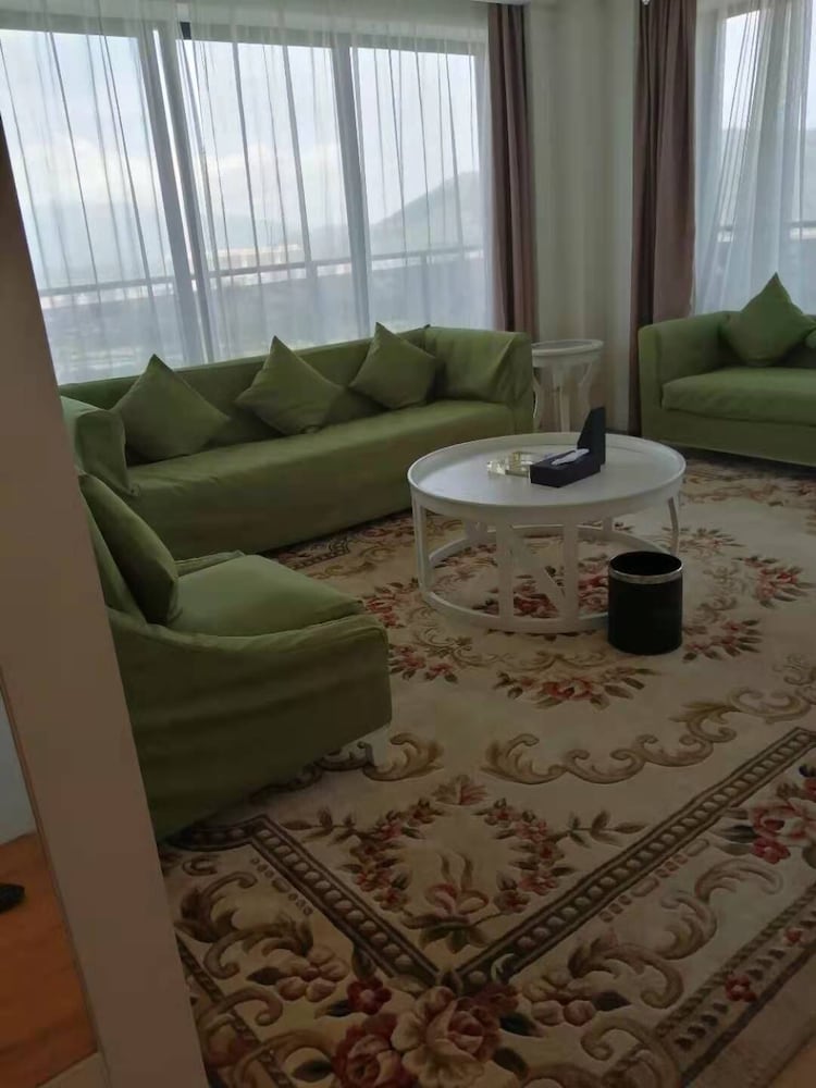 Suite (General)