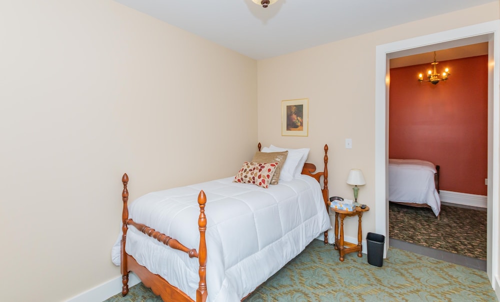 Triple Room (Sacandaga) photo 1