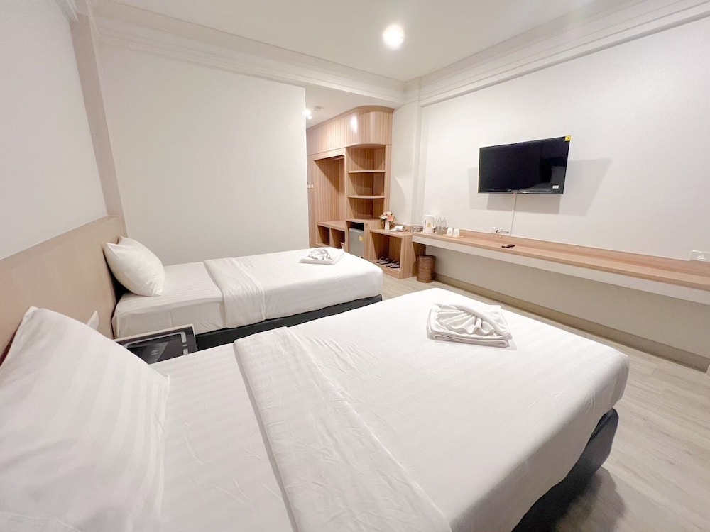 Deluxe Twin Room photo 3