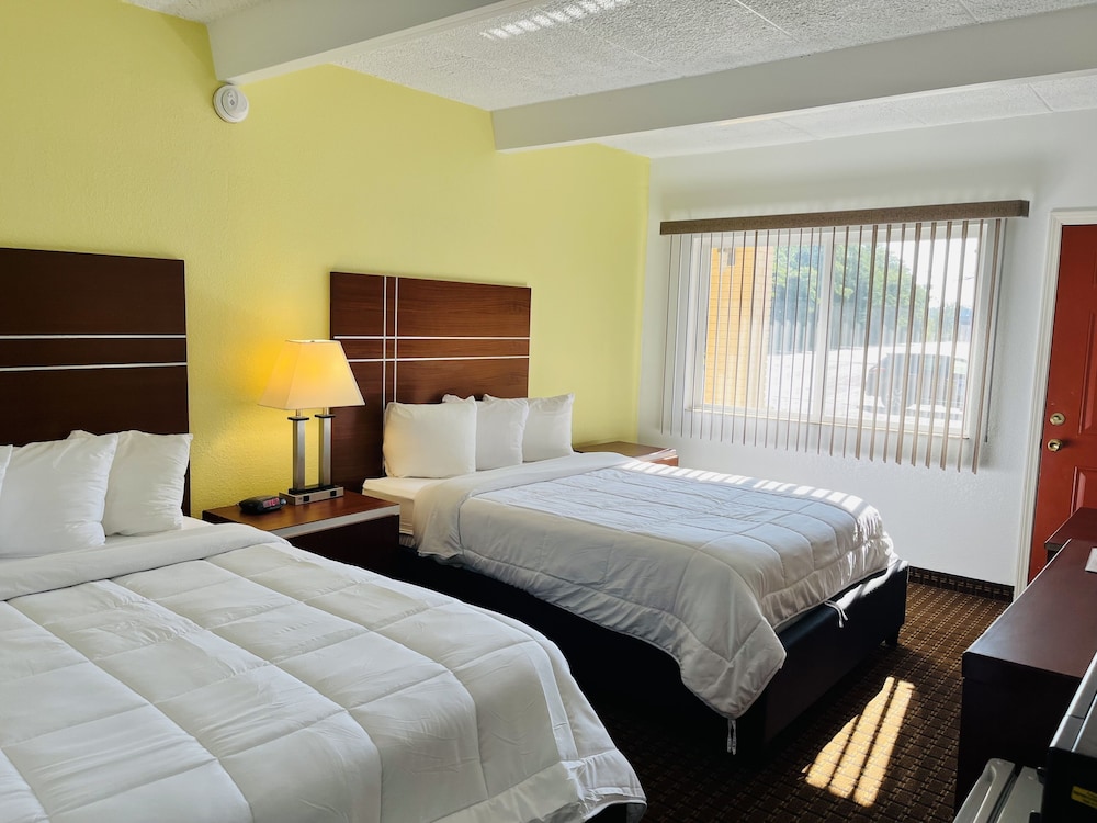Handicap Energized Double Room 2 Queen photo 1