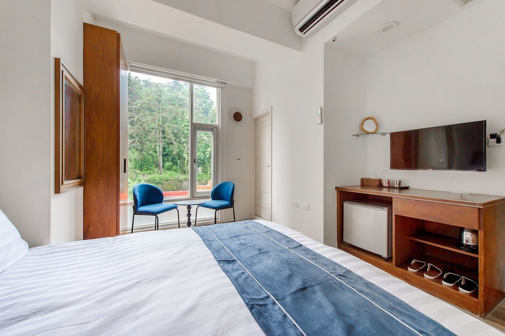 Superior Double Room, City View - Photo 5