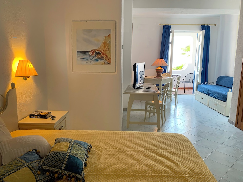 Junior Suite, Terrace, Partial Sea View - Photo 1